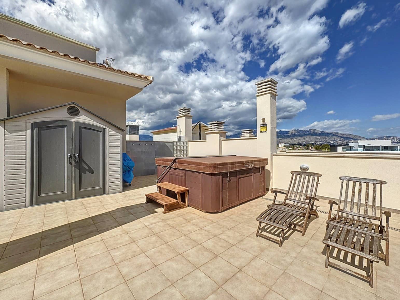 3 sypialnia Apartament na sprzedaż w Albir z basenem garażem - 740 000 € (Ref: 8901530)