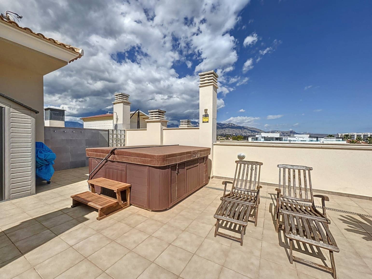 3 sypialnia Apartament na sprzedaż w Albir z basenem garażem - 740 000 € (Ref: 8901530)