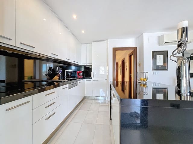 3 chambre Appartement à vendre à Albir, Alfaz del Pi / L'Alfàs del Pi avec piscine garage - 740 000 € (Ref: 8901530)