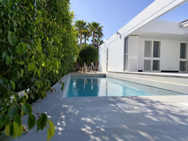 2 soveværelse Villa til salg i La Nucia Pueblo  , La Nucia med swimmingpool garage - € 650.000 (Ref: 8904775)
