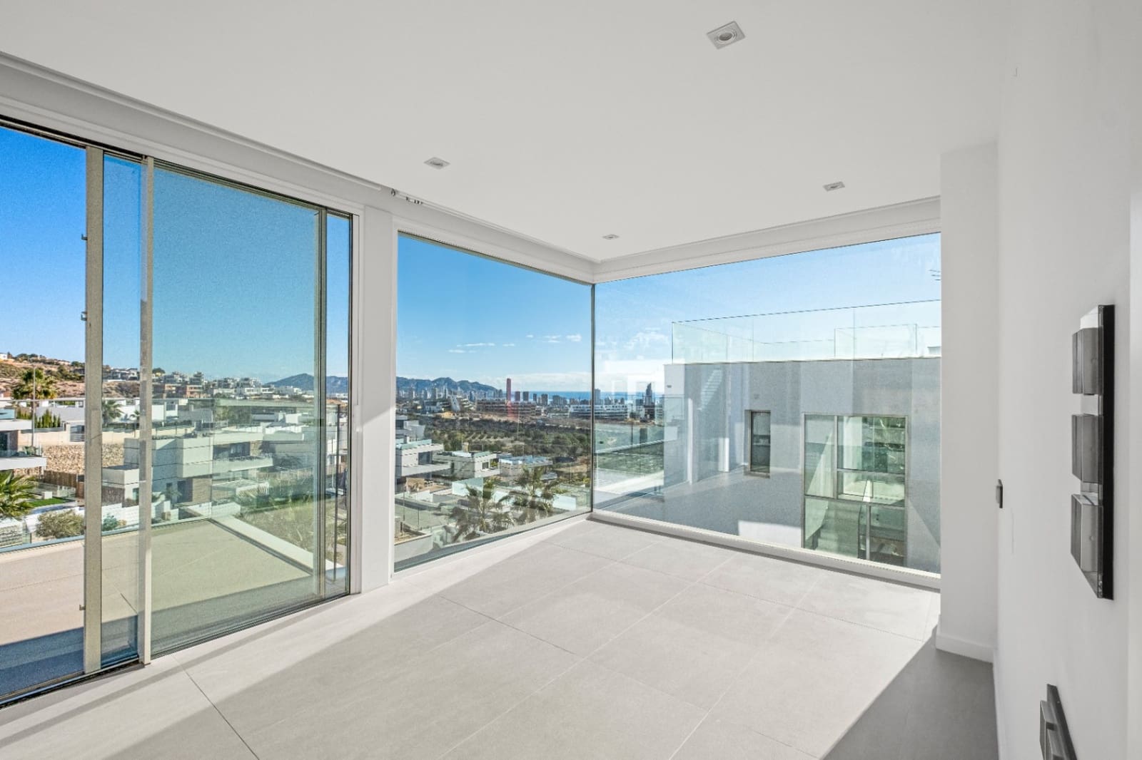 5 soveværelse Villa til salg i Finestrat med swimmingpool garage - € 900.000 (Ref: 8931343)