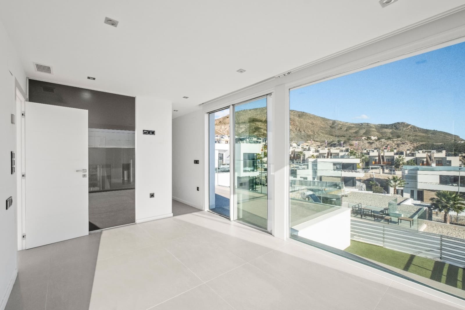 5 soveværelse Villa til salg i Finestrat med swimmingpool garage - € 900.000 (Ref: 8931343)