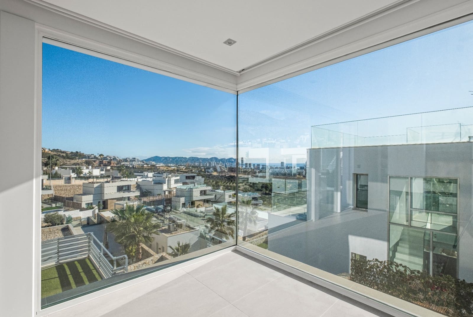 5 soveværelse Villa til salg i Finestrat med swimmingpool garage - € 900.000 (Ref: 8931343)