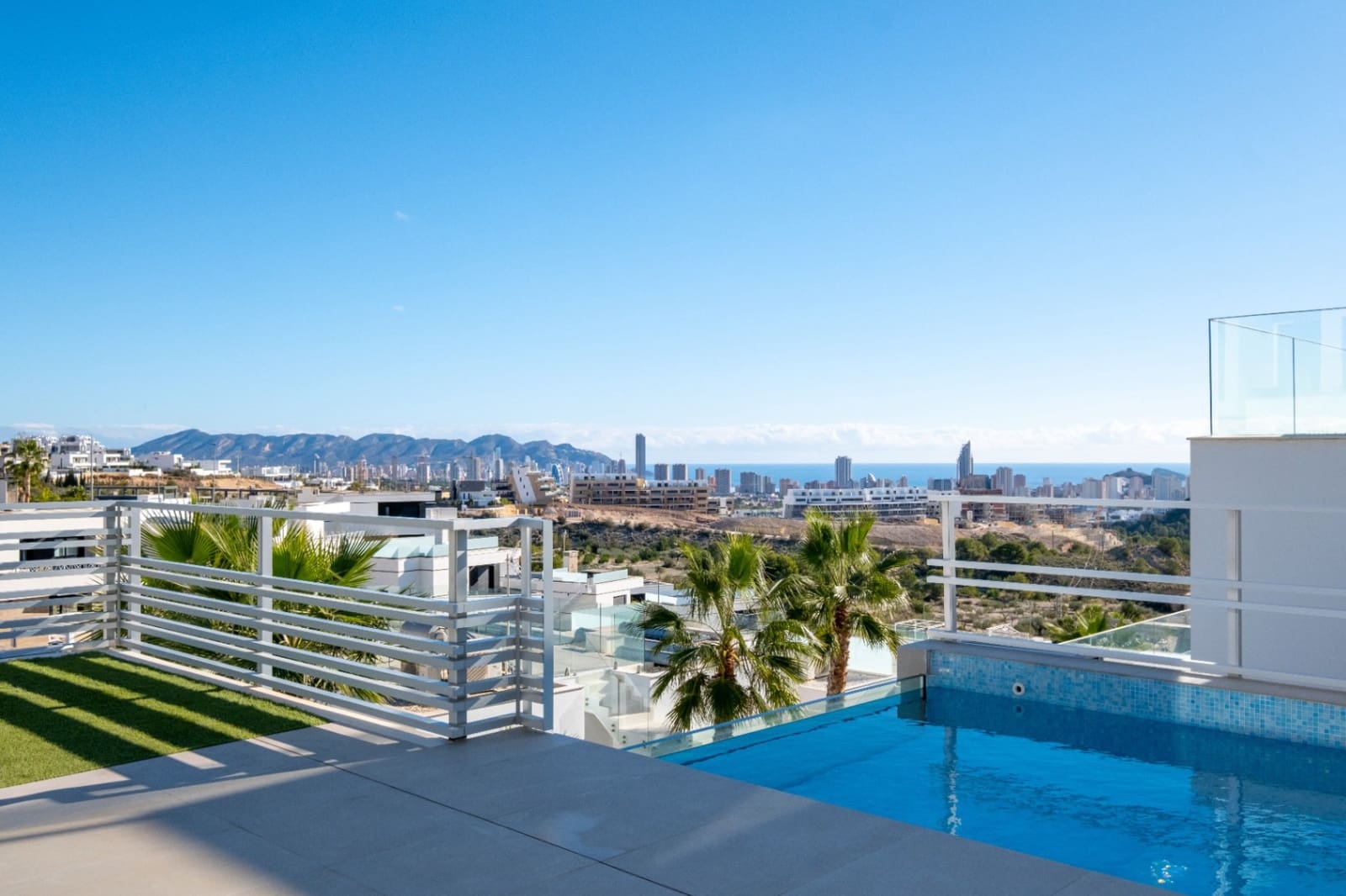 5 soveværelse Villa til salg i Finestrat med swimmingpool garage - € 900.000 (Ref: 8931343)