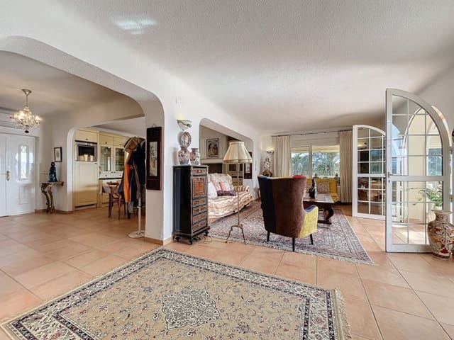 7 slaapkamer Villa te koop in Altea met zwembad garage - € 1.370.000 (Ref: 8931647)