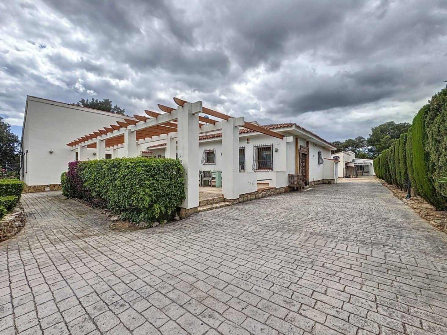 5 soverom Villa til salgs i Alfaz del Pi / L'Alfas del Pi med svømmebasseng garasje - € 1 495 000 (Ref: 8971136)