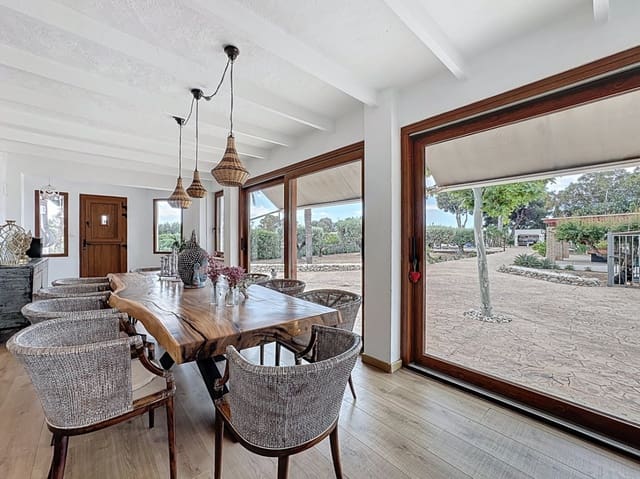 5 soverom Villa til salgs i Pueblo - Urbanizaciones, Alfaz del Pi / L'Alfàs del Pi med svømmebasseng garasje - € 1 495 000 (Ref: 8971136)