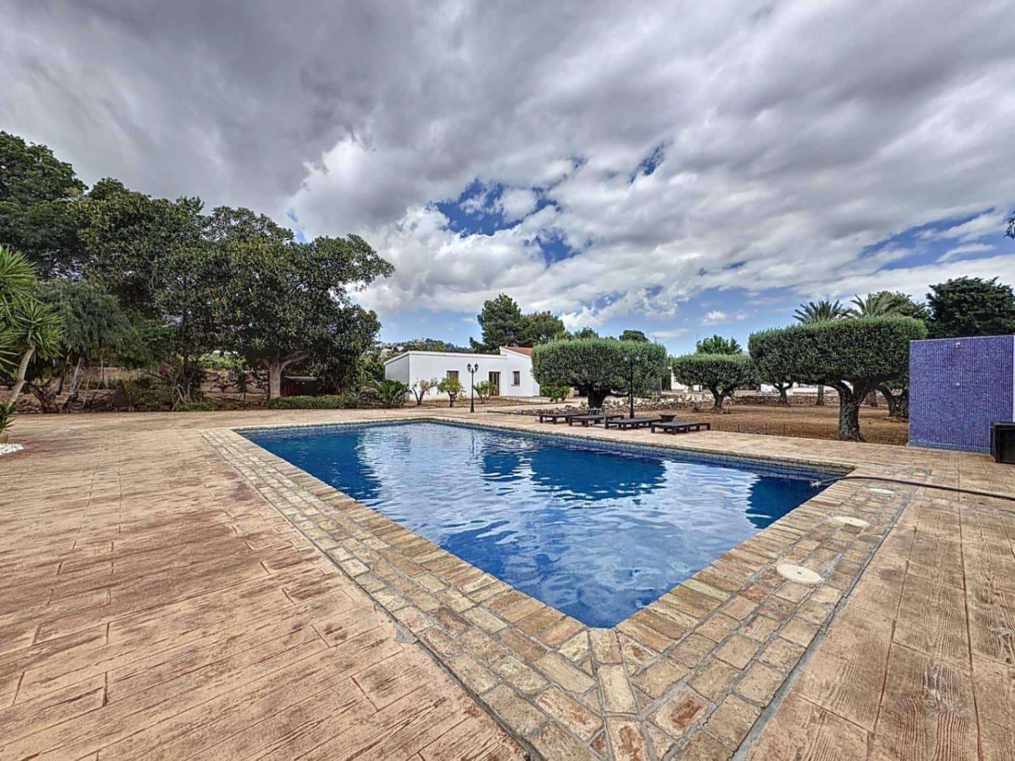 5 soverom Villa til salgs i Alfaz del Pi / L'Alfas del Pi med svømmebasseng garasje - € 1 495 000 (Ref: 8971136)