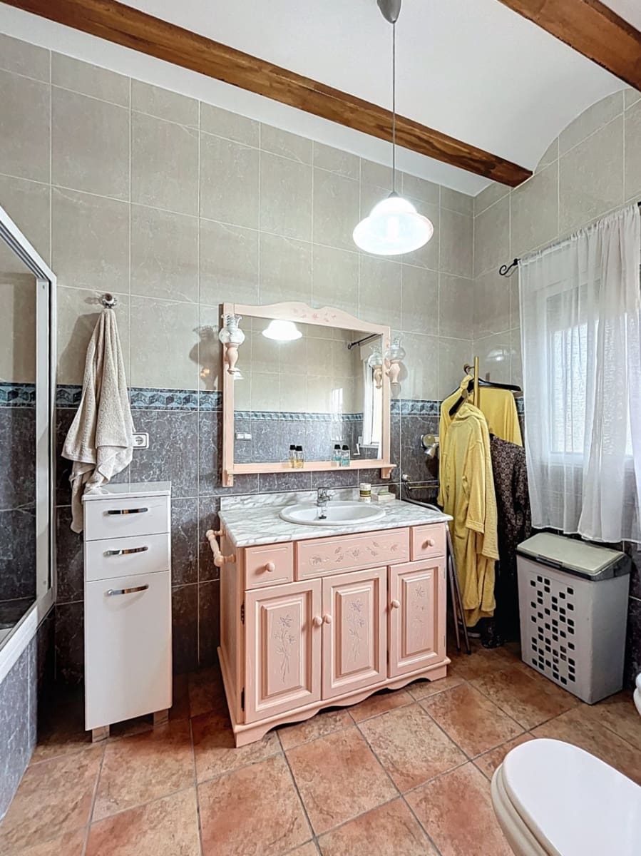 4 soveværelse Villa til salg i Alfaz del Pi / L'Alfas del Pi med swimmingpool garage - € 630.000 (Ref: 9002485)