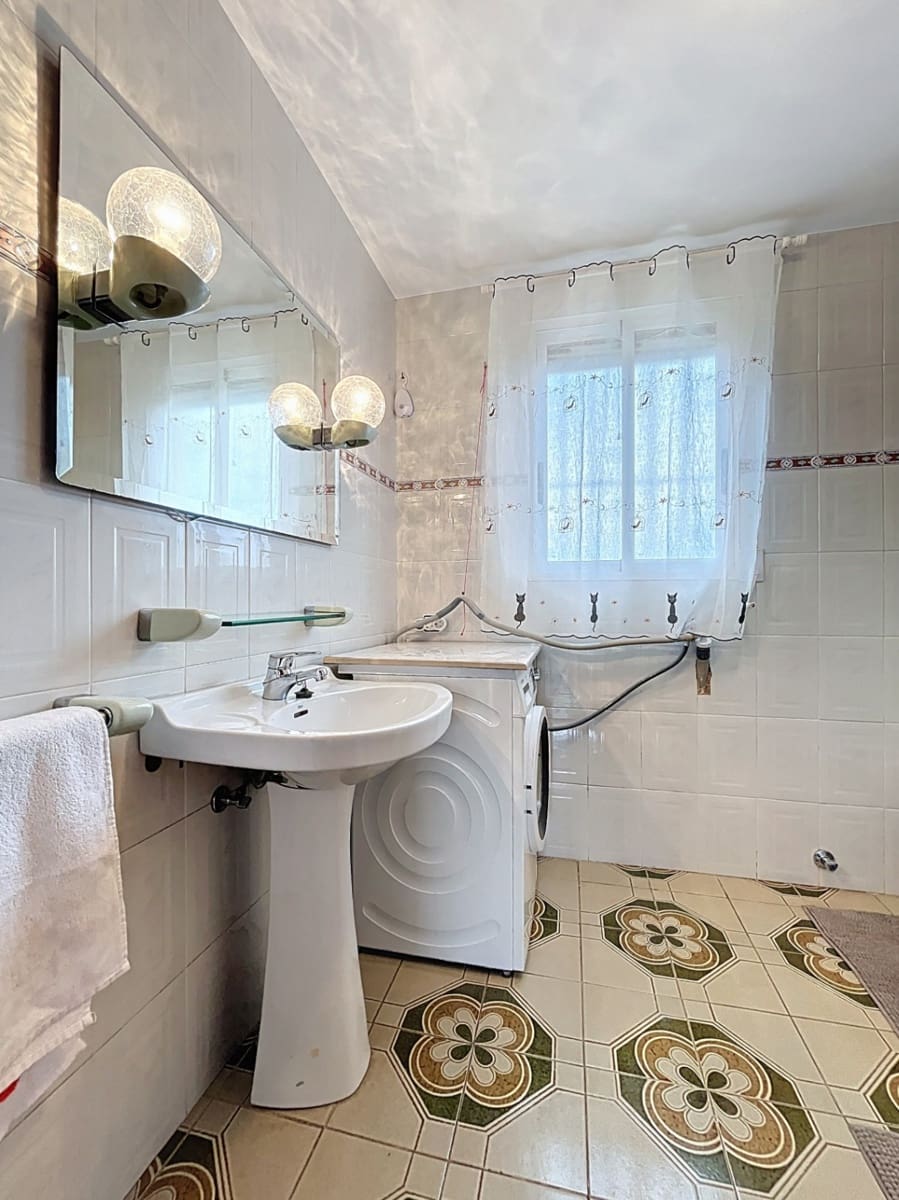 4 soveværelse Villa til salg i Alfaz del Pi / L'Alfas del Pi med swimmingpool garage - € 630.000 (Ref: 9002485)