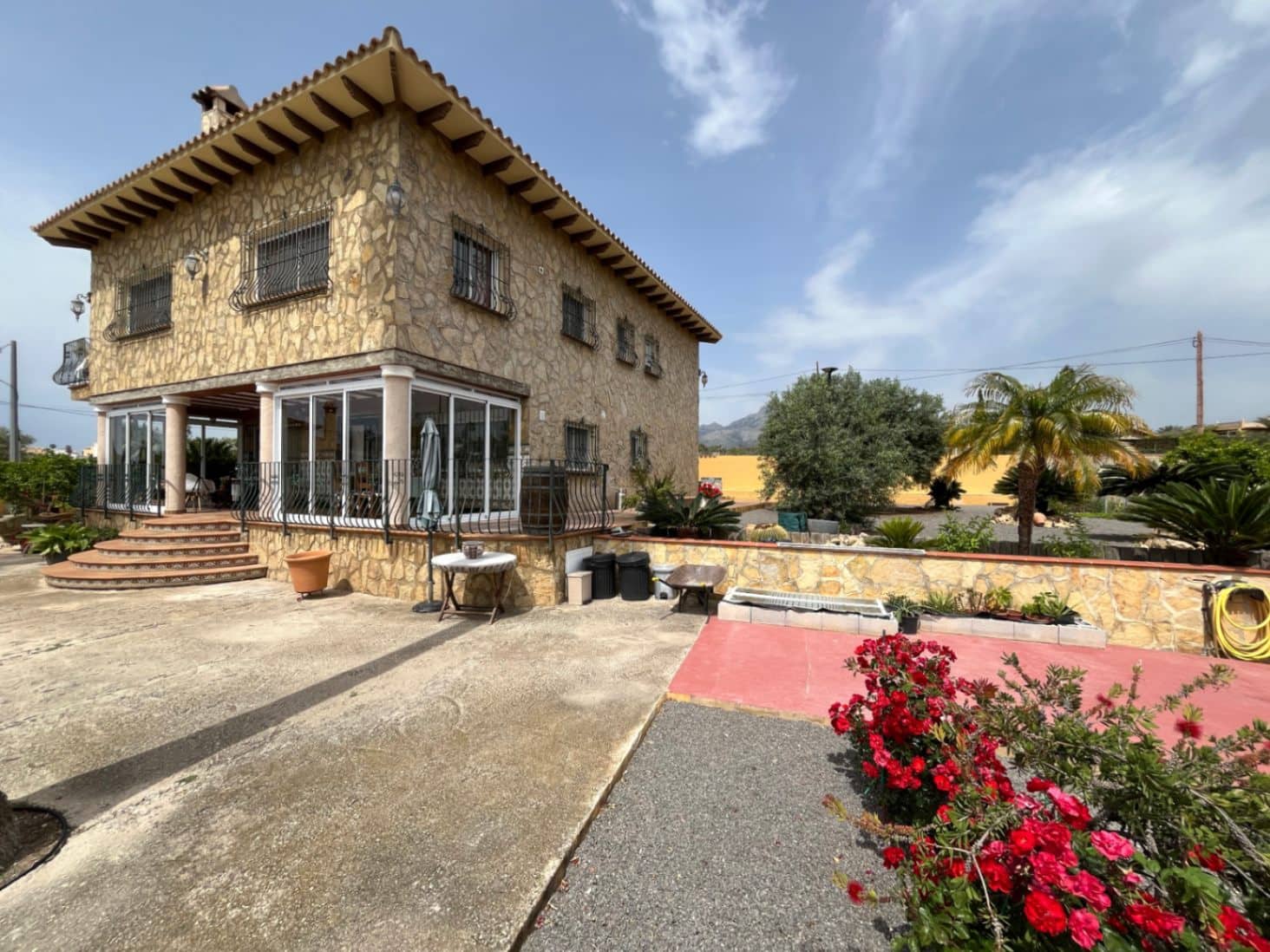4 soveværelse Villa til salg i Alfaz del Pi / L'Alfas del Pi med swimmingpool garage - € 650.000 (Ref: 9002485)