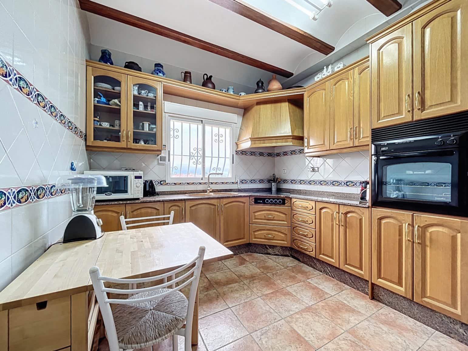 4 soveværelse Villa til salg i Alfaz del Pi / L'Alfas del Pi med swimmingpool garage - € 630.000 (Ref: 9002485)