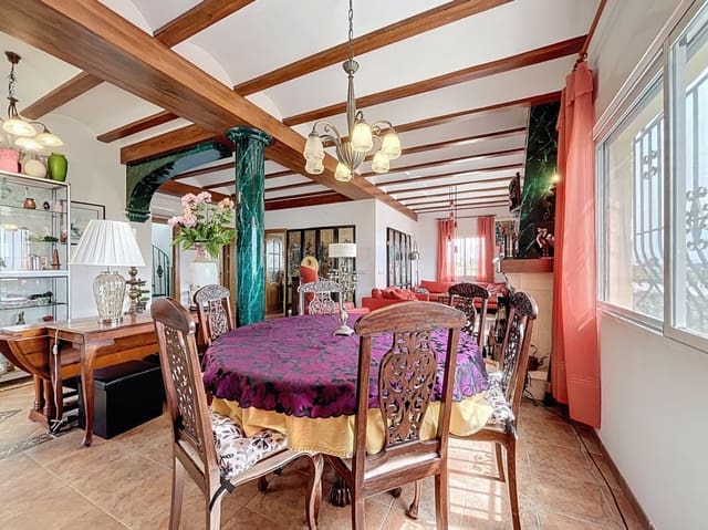 4 bedroom Villa for sale in Pueblo - Urbanizaciones, Alfaz del Pi / L'Alfàs del Pi with pool garage - € 630,000 (Ref: 9002485)