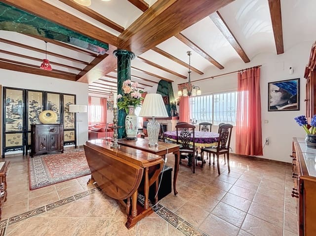 4 bedroom Villa for sale in Pueblo - Urbanizaciones, Alfaz del Pi / L'Alfàs del Pi with pool garage - € 630,000 (Ref: 9002485)