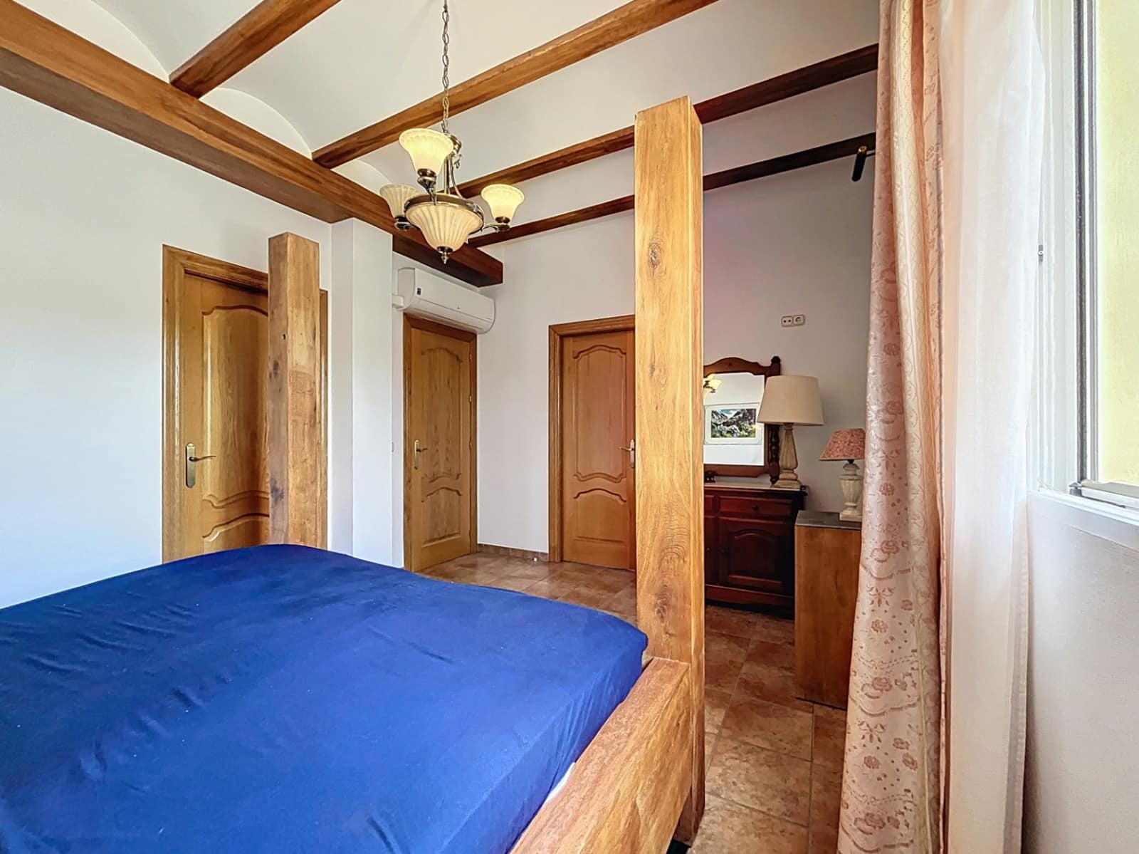 4 soveværelse Villa til salg i Alfaz del Pi / L'Alfas del Pi med swimmingpool garage - € 630.000 (Ref: 9002485)