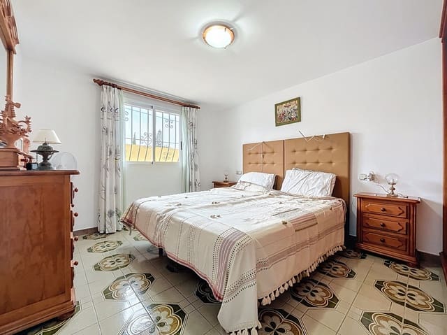 4 bedroom Villa for sale in Pueblo - Urbanizaciones, Alfaz del Pi / L'Alfàs del Pi with pool garage - € 630,000 (Ref: 9002485)