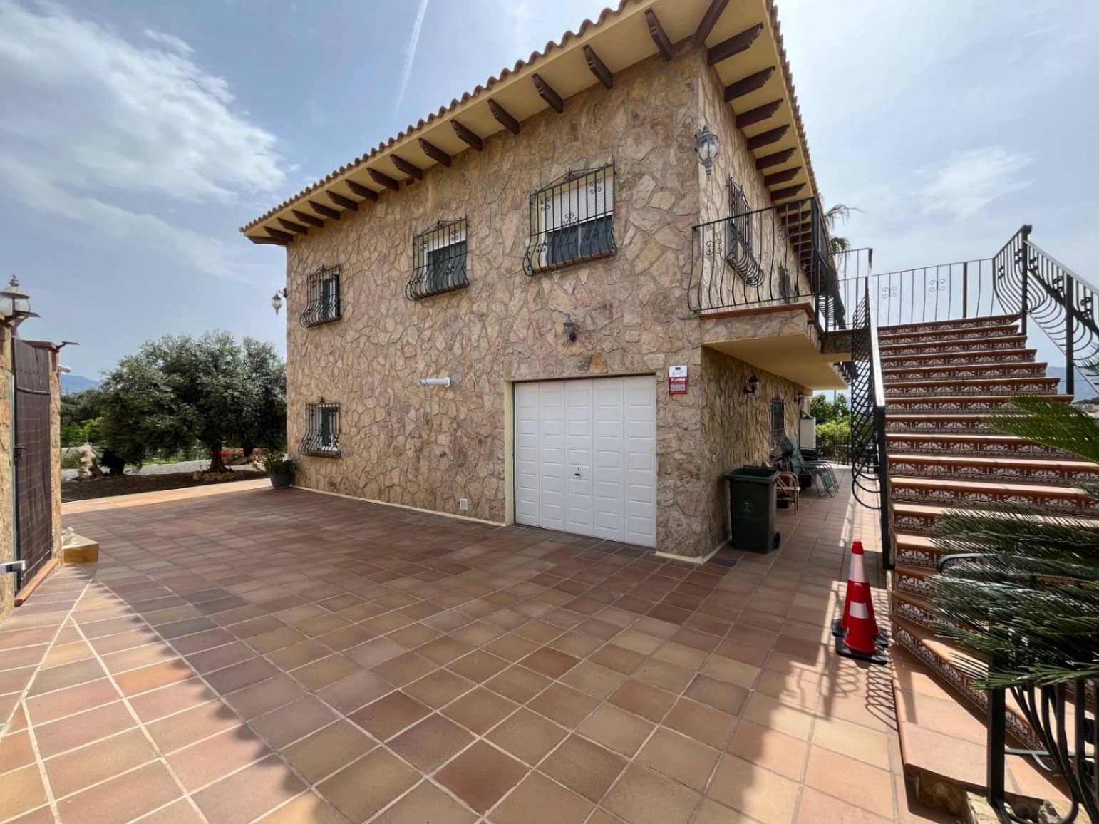 4 soveværelse Villa til salg i Alfaz del Pi / L'Alfas del Pi med swimmingpool garage - € 630.000 (Ref: 9002485)