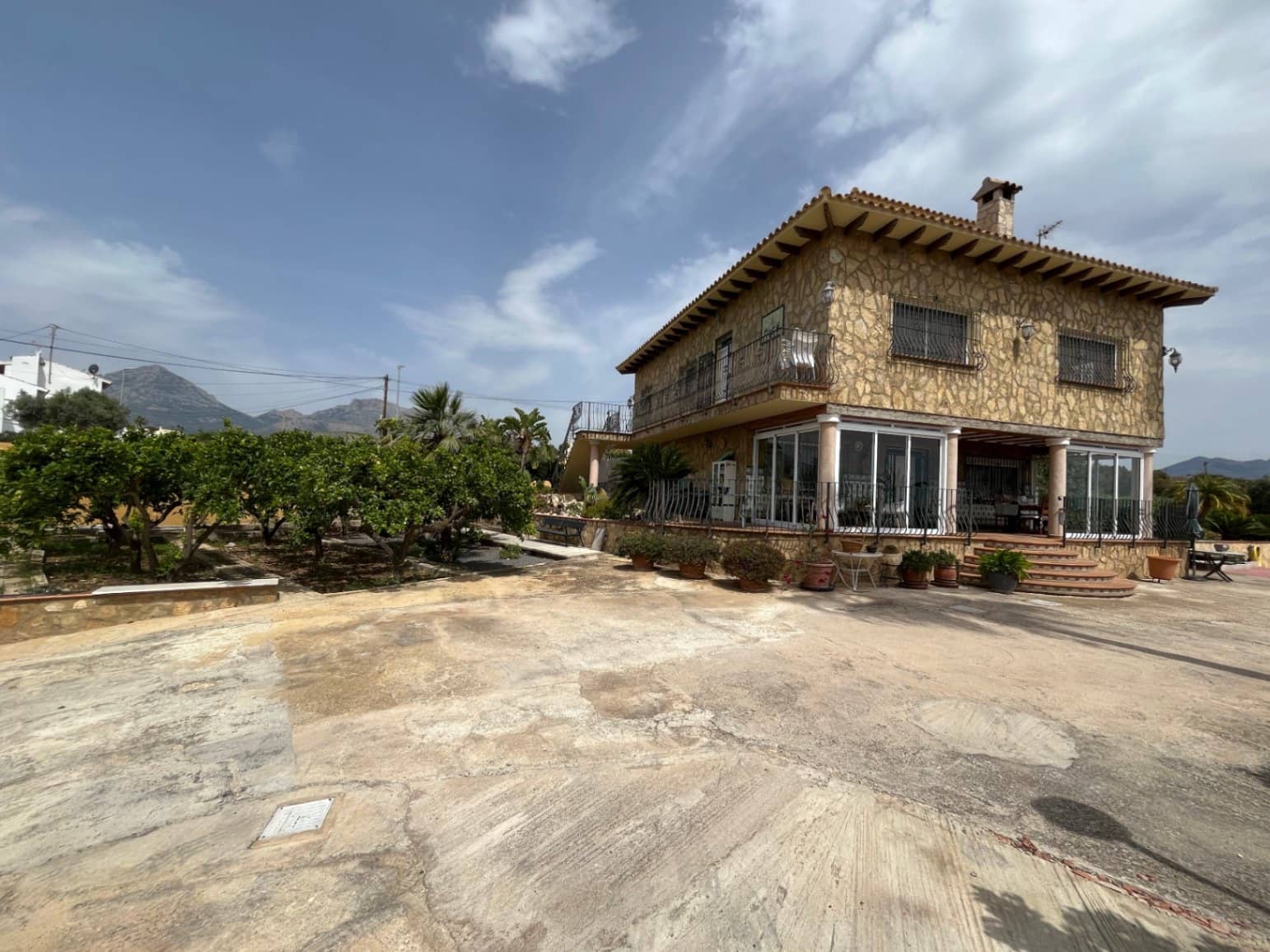 4 soveværelse Villa til salg i Alfaz del Pi / L'Alfas del Pi med swimmingpool garage - € 630.000 (Ref: 9002485)