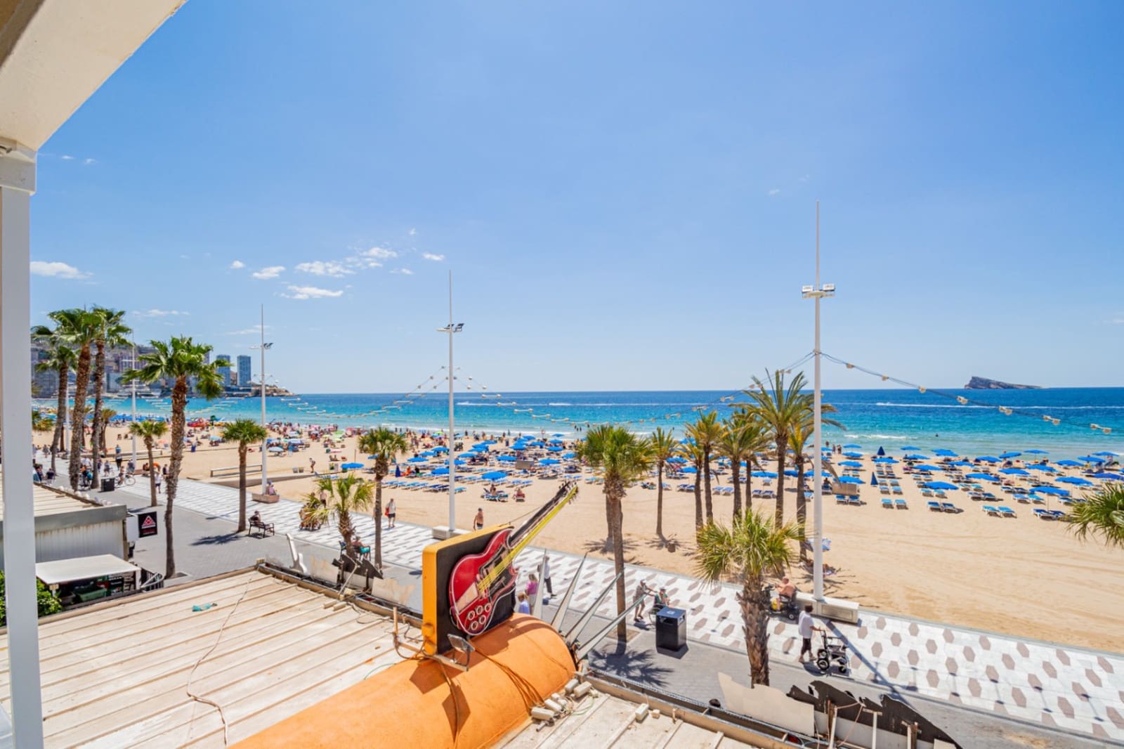 3 bedroom Apartment for sale in Benidorm with garage - € 599,000 (Ref: 9002486)