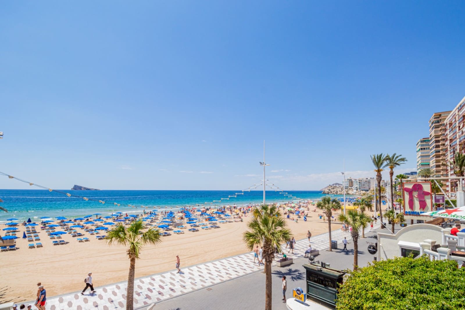 3 bedroom Apartment for sale in Benidorm with garage - € 599,000 (Ref: 9002486)