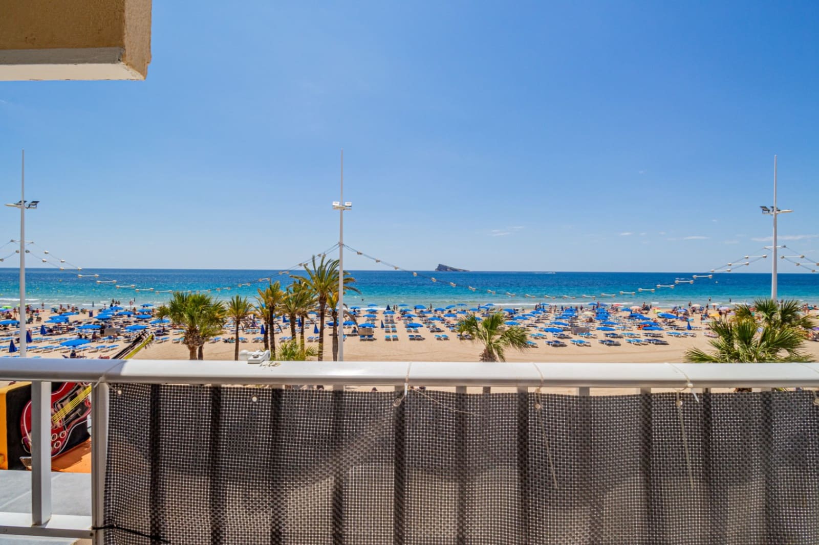 3 bedroom Apartment for sale in Benidorm with garage - € 599,000 (Ref: 9002486)