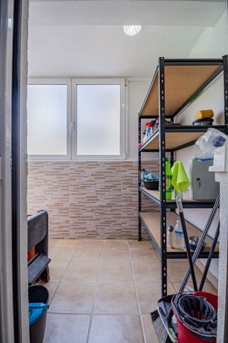 3 bedroom Apartment for sale in Playa Levante, Benidorm with garage - € 599,000 (Ref: 9002486)