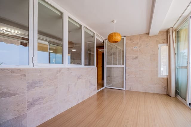 3 bedroom Apartment for sale in Playa Levante, Benidorm with garage - € 599,000 (Ref: 9002486)