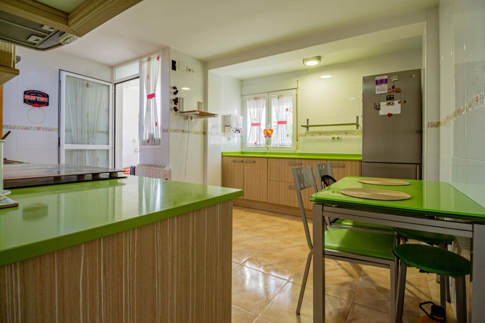3 bedroom Apartment for sale in Benidorm with garage - € 599,000 (Ref: 9002486)