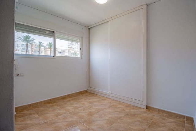 3 bedroom Apartment for sale in Playa Levante, Benidorm with garage - € 599,000 (Ref: 9002486)