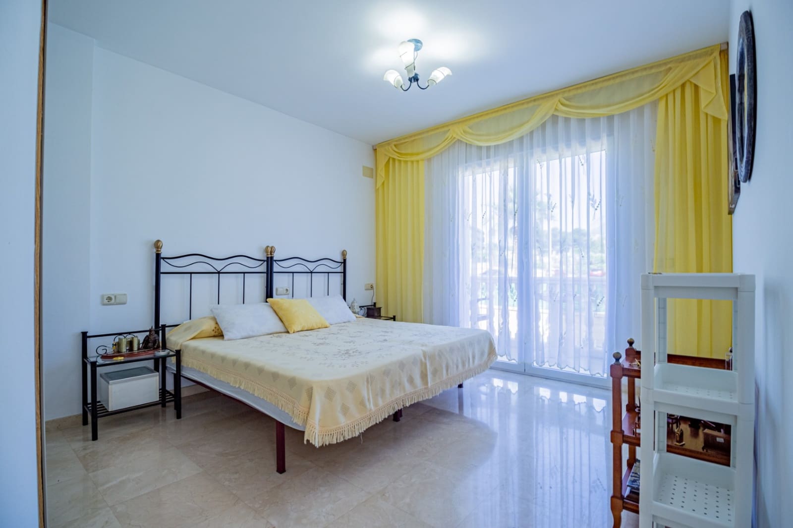 4 sypialnia Willa na sprzedaż w Alfaz del Pi / L'Alfas del Pi z basenem garażem - 1 199 000 € (Ref: 9022149)