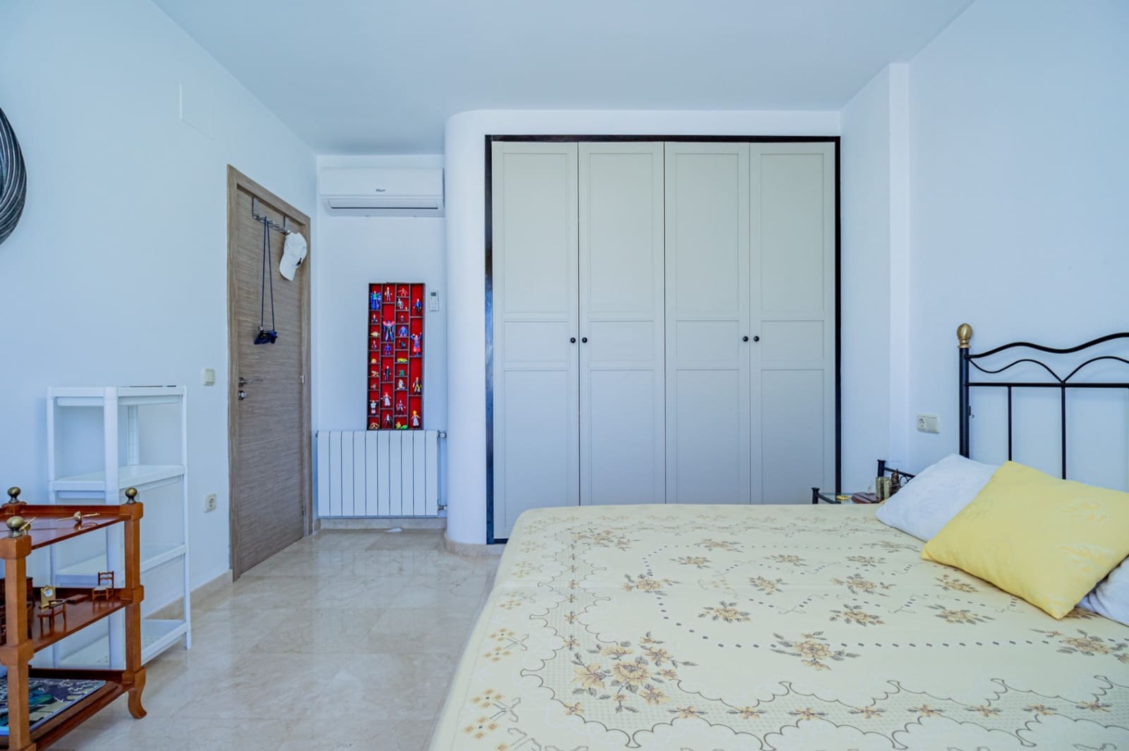 4 sypialnia Willa na sprzedaż w Alfaz del Pi / L'Alfas del Pi z basenem garażem - 1 199 000 € (Ref: 9022149)