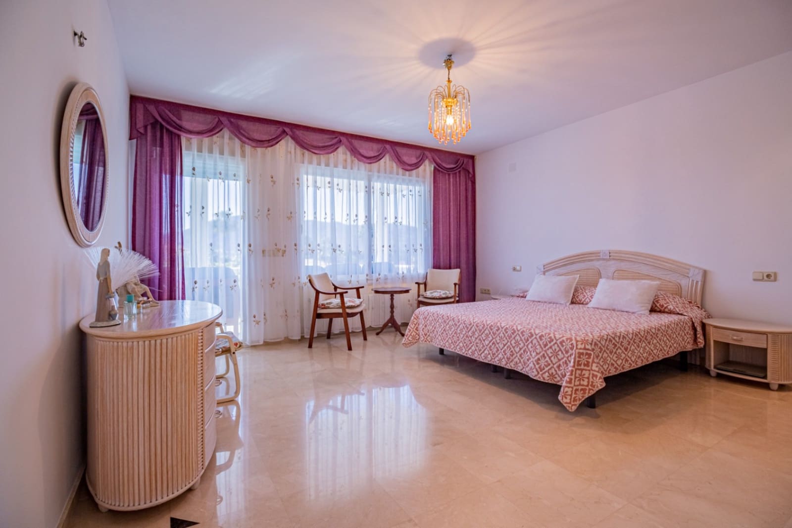 4 sypialnia Willa na sprzedaż w Alfaz del Pi / L'Alfas del Pi z basenem garażem - 1 199 000 € (Ref: 9022149)