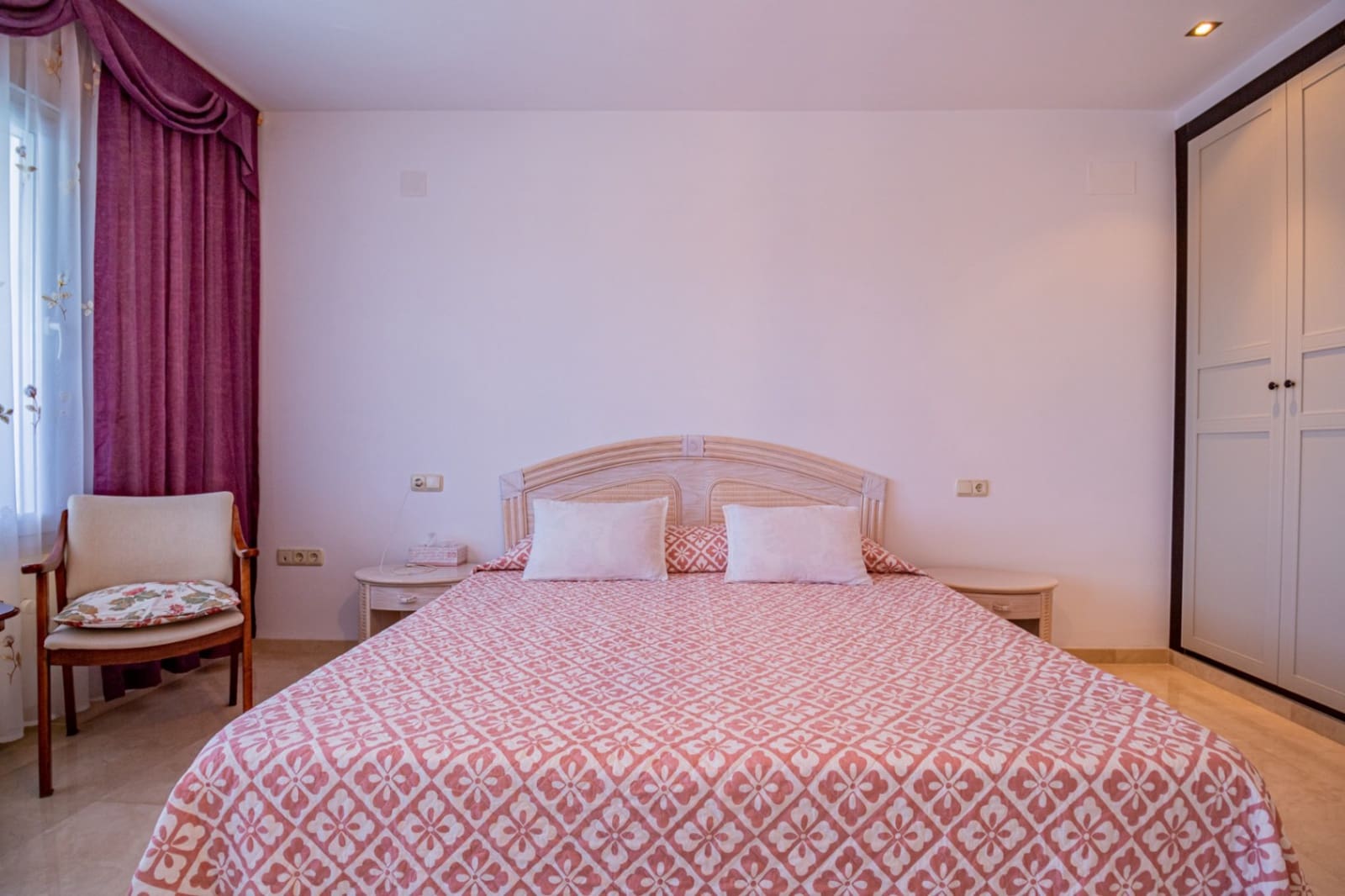 4 sypialnia Willa na sprzedaż w Alfaz del Pi / L'Alfas del Pi z basenem garażem - 1 199 000 € (Ref: 9022149)