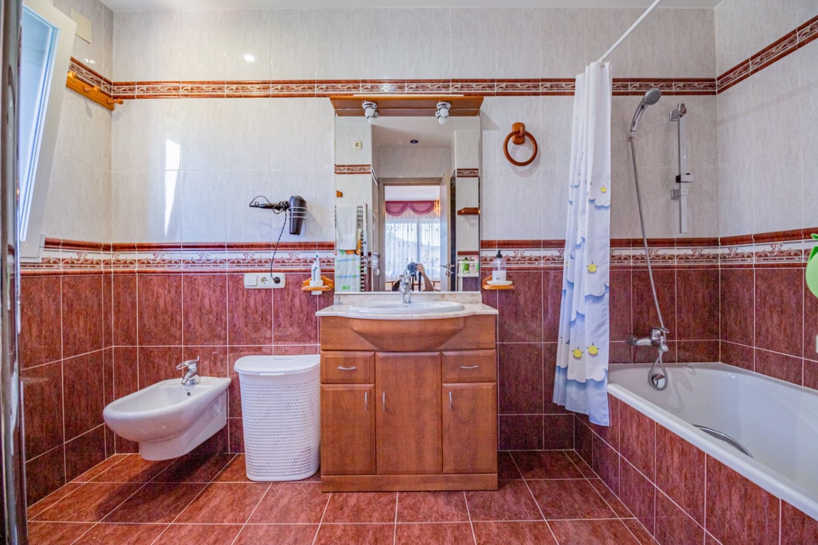 4 sypialnia Willa na sprzedaż w Alfaz del Pi / L'Alfas del Pi z basenem garażem - 1 199 000 € (Ref: 9022149)