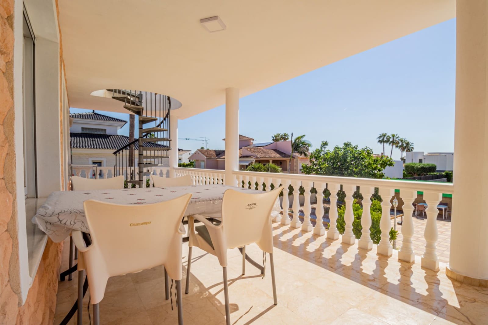 4 sypialnia Willa na sprzedaż w Alfaz del Pi / L'Alfas del Pi z basenem garażem - 1 199 000 € (Ref: 9022149)