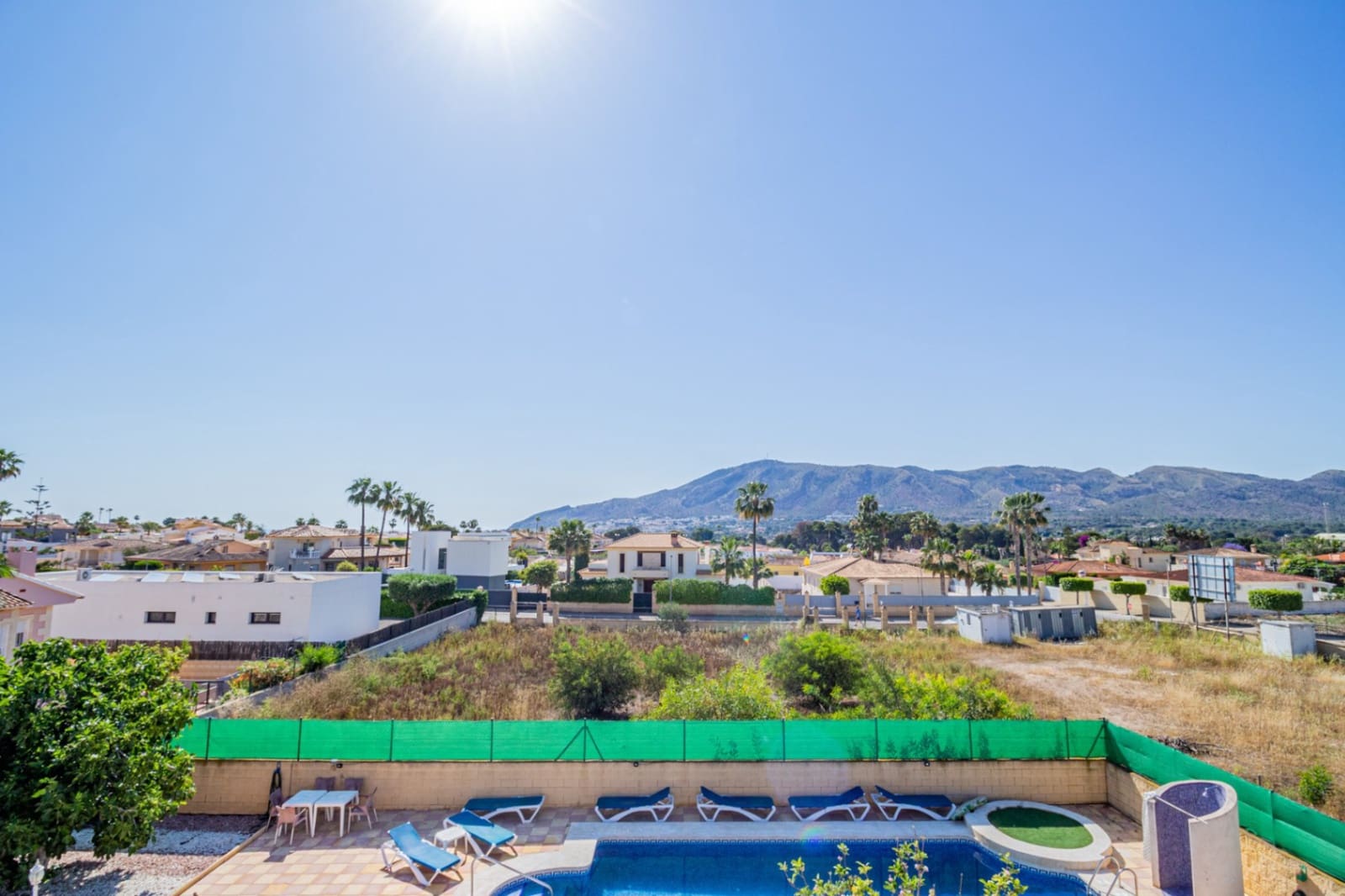 4 sypialnia Willa na sprzedaż w Alfaz del Pi / L'Alfas del Pi z basenem garażem - 1 199 000 € (Ref: 9022149)