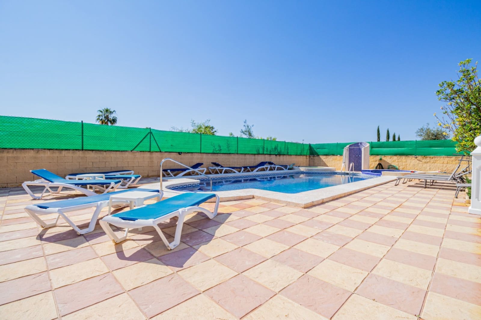 4 sypialnia Willa na sprzedaż w Alfaz del Pi / L'Alfas del Pi z basenem garażem - 1 199 000 € (Ref: 9022149)