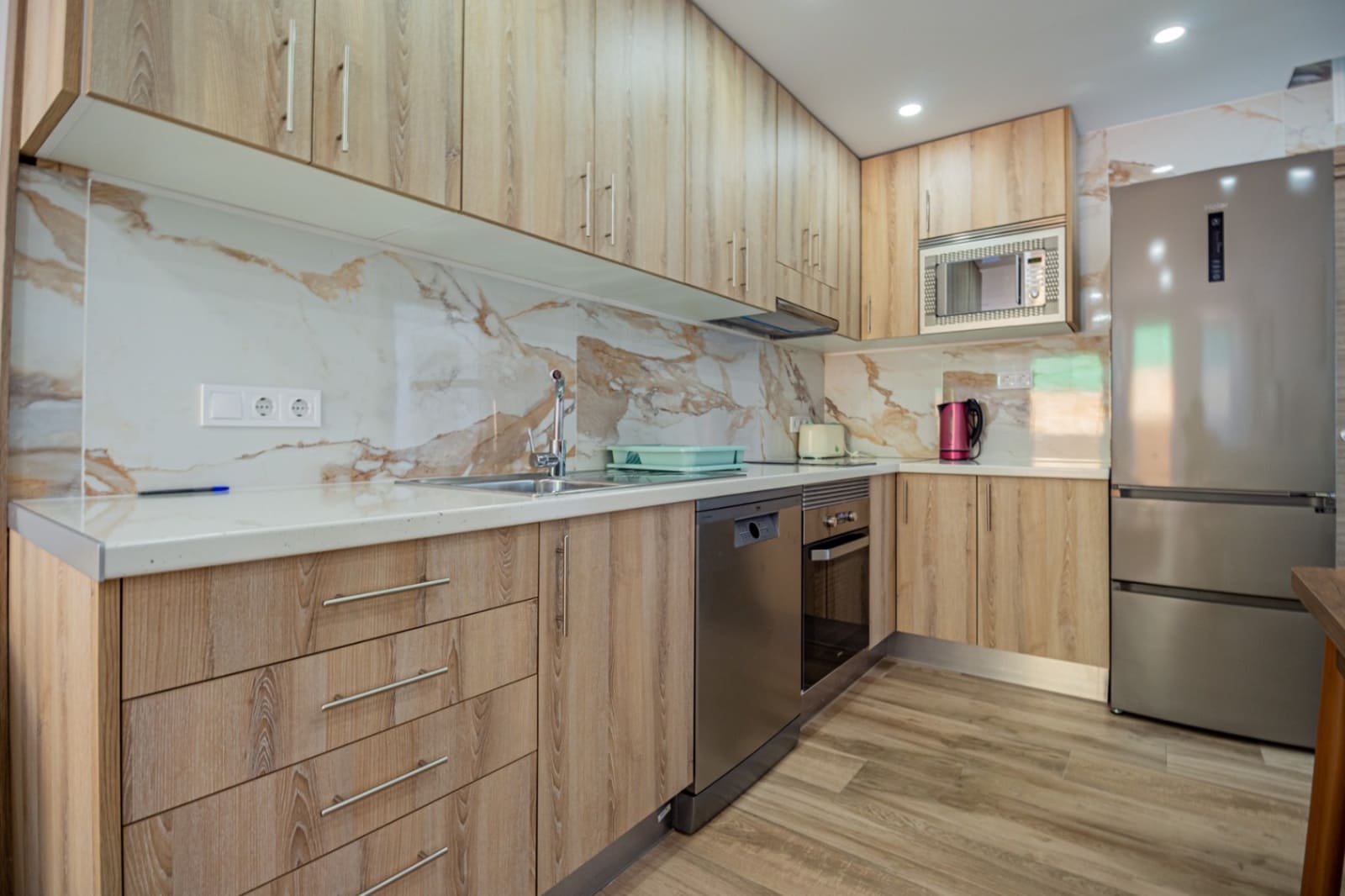 4 sypialnia Willa na sprzedaż w Alfaz del Pi / L'Alfas del Pi z basenem garażem - 1 199 000 € (Ref: 9022149)