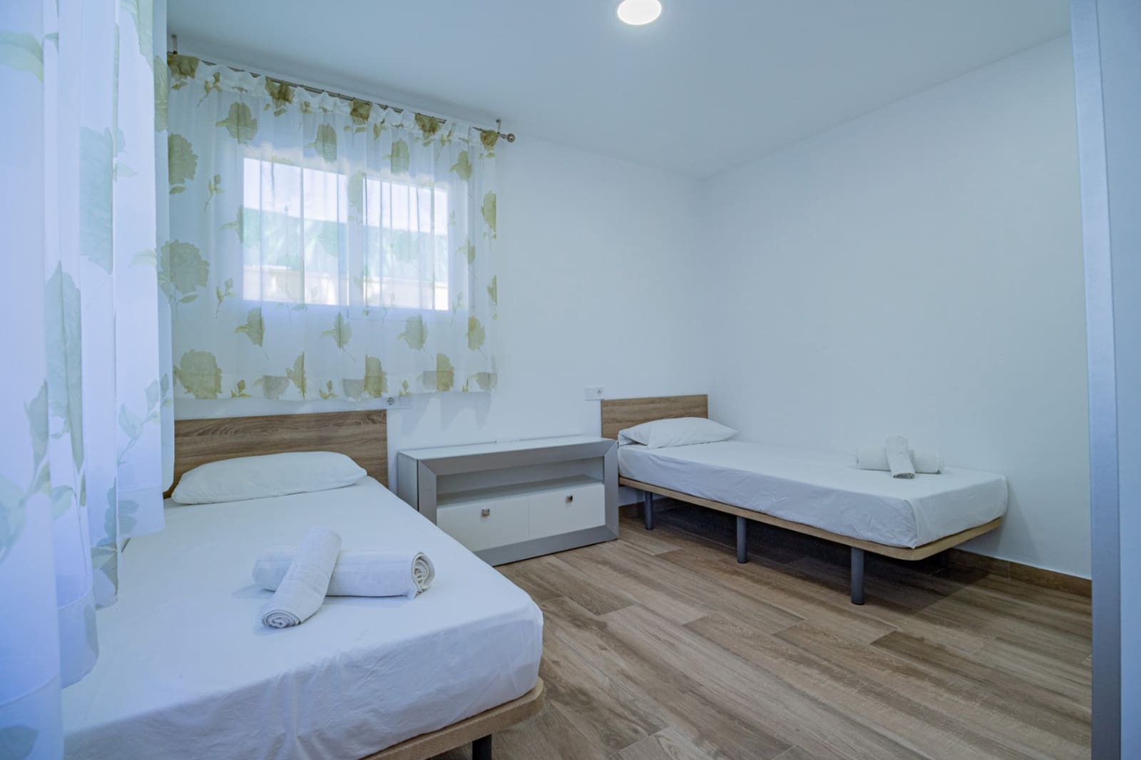 4 sypialnia Willa na sprzedaż w Alfaz del Pi / L'Alfas del Pi z basenem garażem - 1 199 000 € (Ref: 9022149)