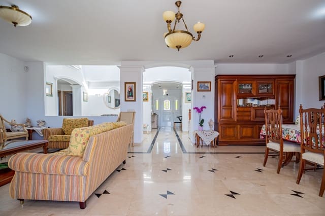 4 bedroom Villa for sale in Pueblo - Urbanizaciones, Alfaz del Pi / L'Alfàs del Pi with pool garage - € 1,199,000 (Ref: 9022149)