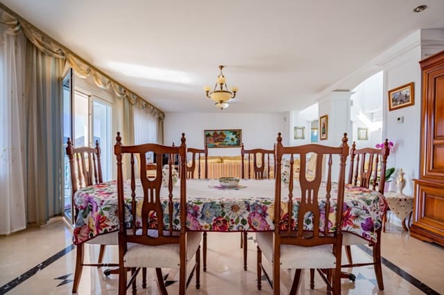 4 bedroom Villa for sale in Pueblo - Urbanizaciones, Alfaz del Pi / L'Alfàs del Pi with pool garage - € 1,199,000 (Ref: 9022149)