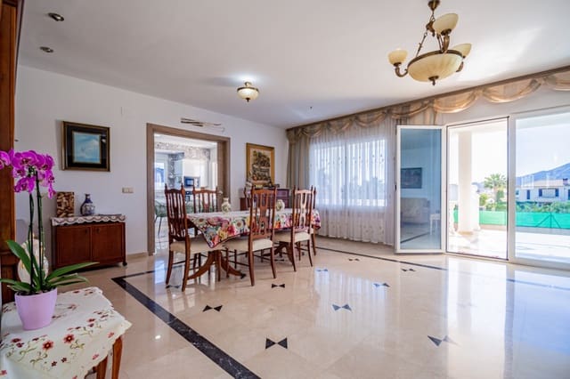 4 bedroom Villa for sale in Pueblo - Urbanizaciones, Alfaz del Pi / L'Alfàs del Pi with pool garage - € 1,199,000 (Ref: 9022149)