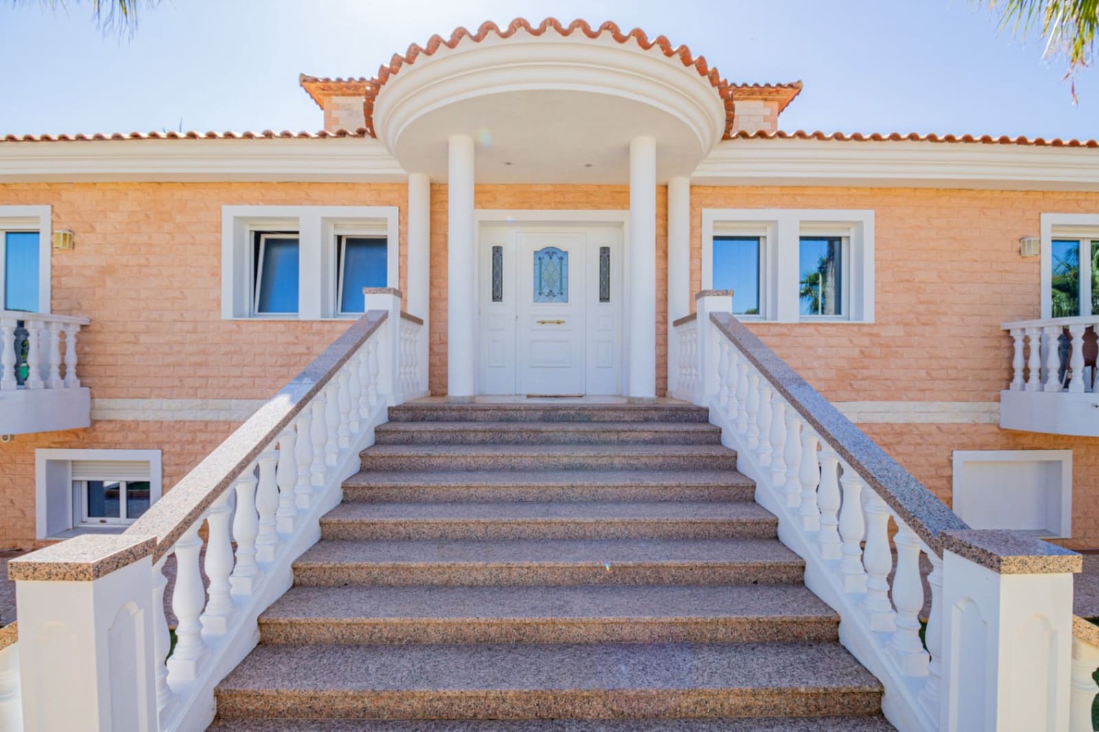 4 sypialnia Willa na sprzedaż w Alfaz del Pi / L'Alfas del Pi z basenem garażem - 1 199 000 € (Ref: 9022149)