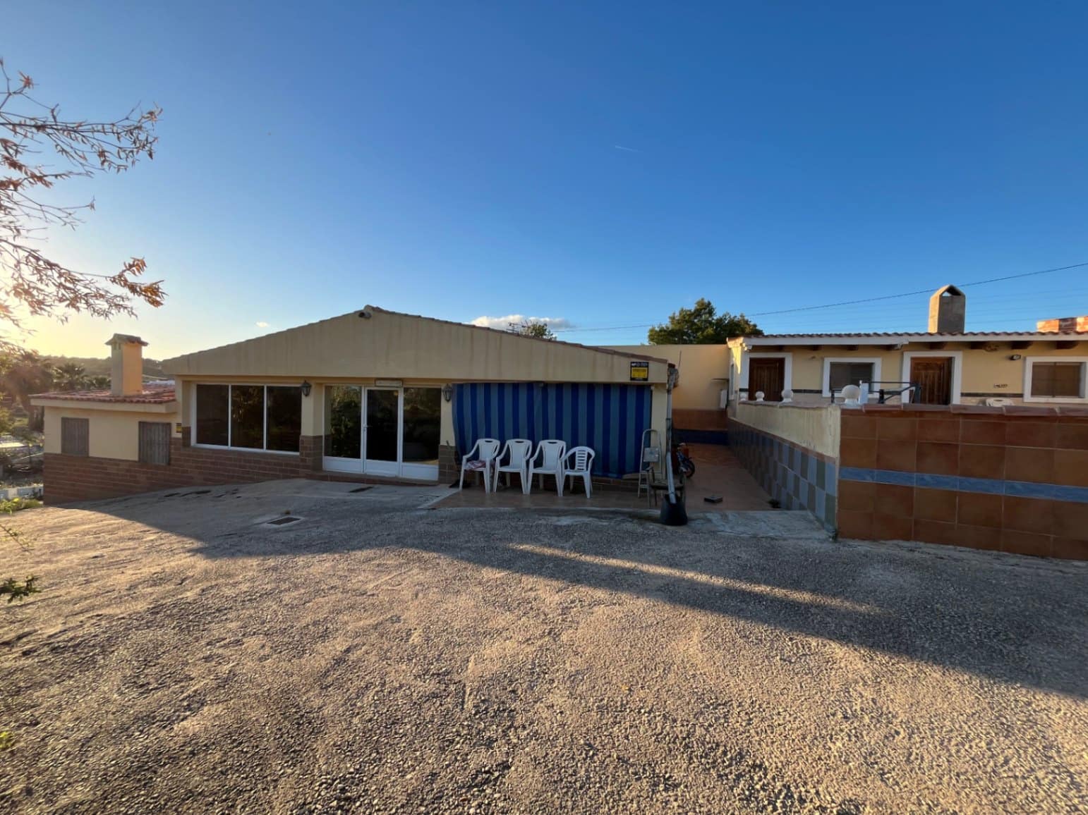 5 soveværelse Semi-Rækkehus til salg i La Nucia med garage - € 350.000 (Ref: 9069198)