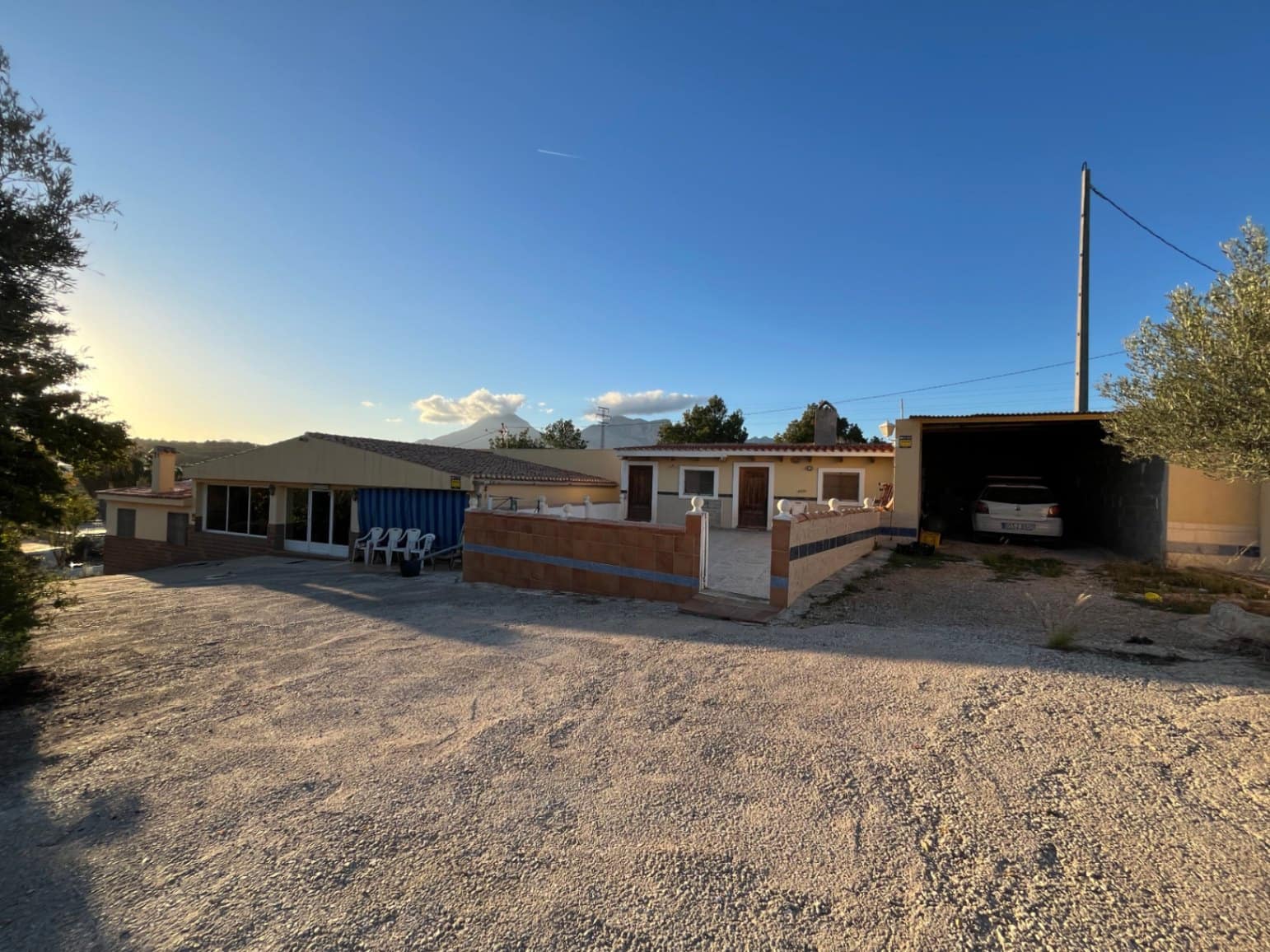 5 soveværelse Semi-Rækkehus til salg i La Nucia med garage - € 350.000 (Ref: 9069198)