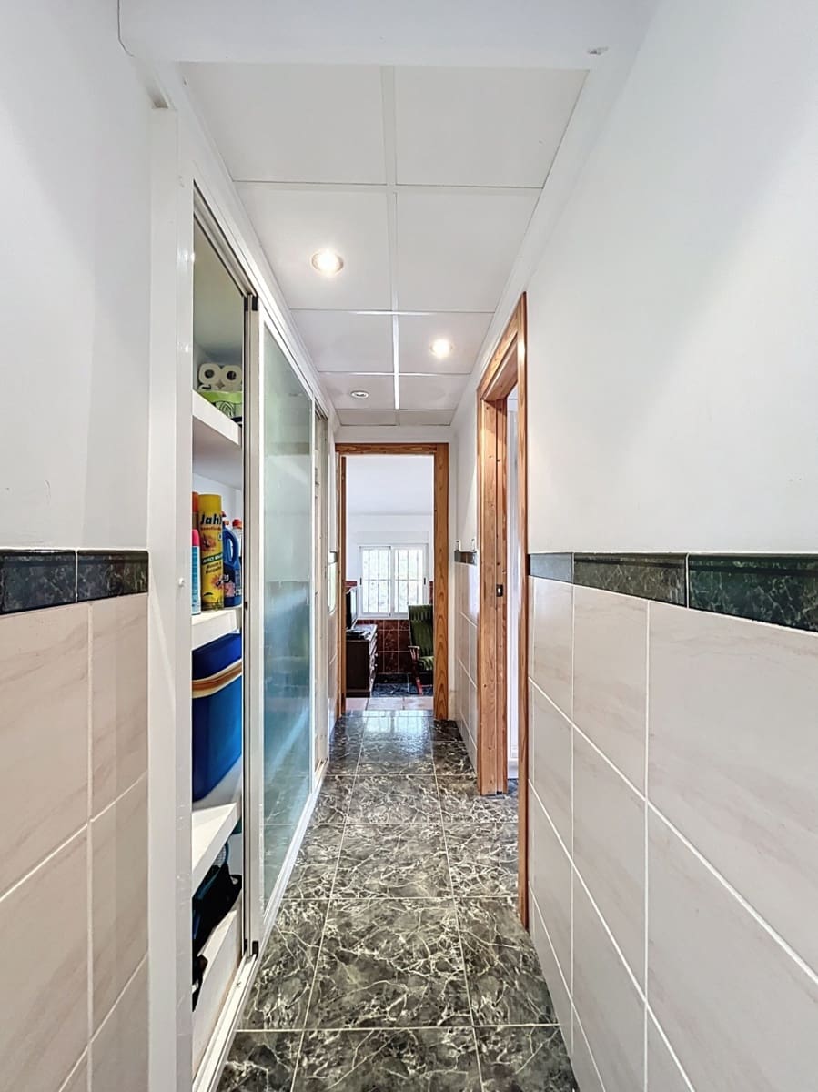 5 soveværelse Semi-Rækkehus til salg i La Nucia med garage - € 350.000 (Ref: 9069198)