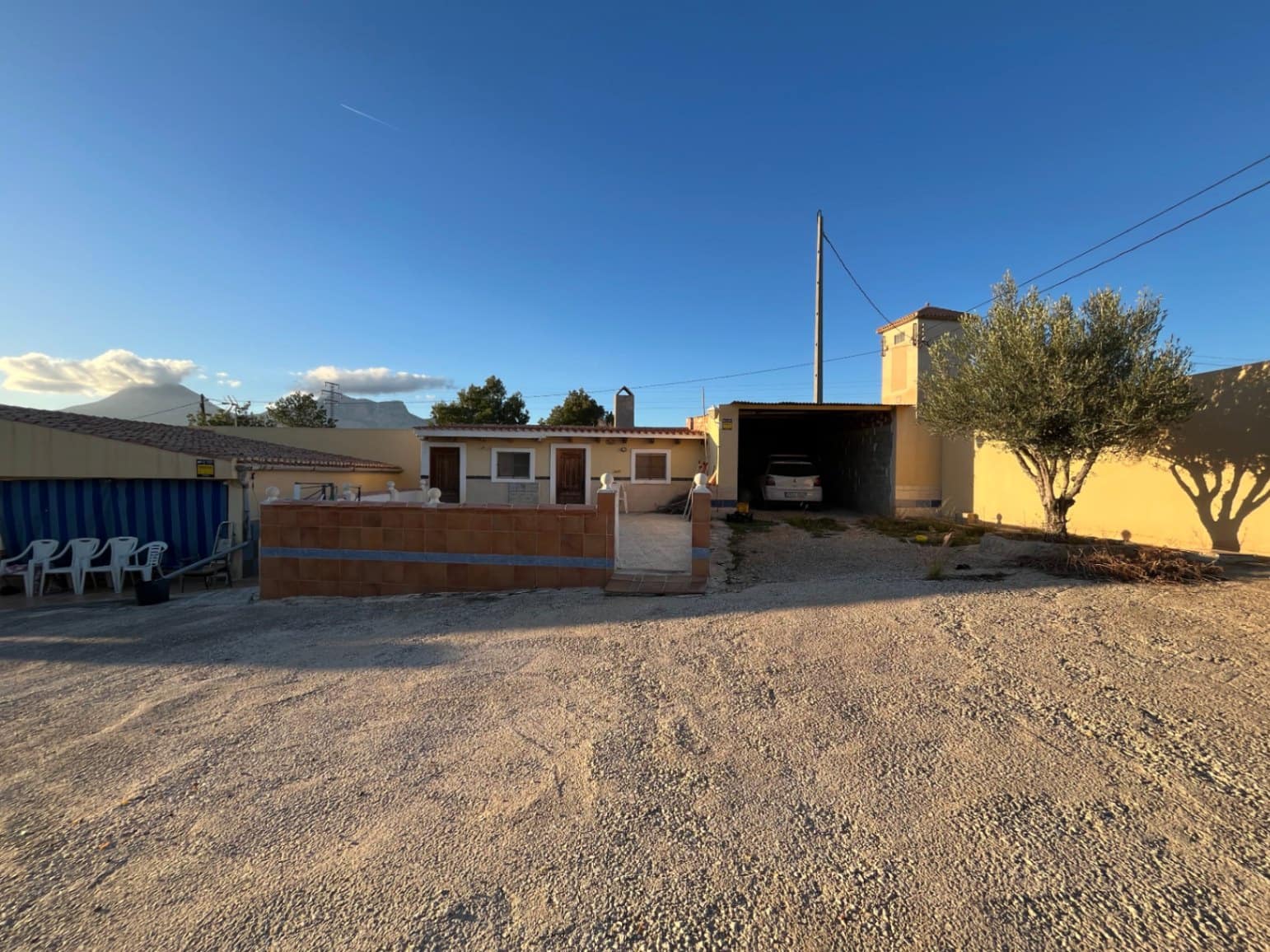 5 soveværelse Semi-Rækkehus til salg i La Nucia med garage - € 350.000 (Ref: 9069198)