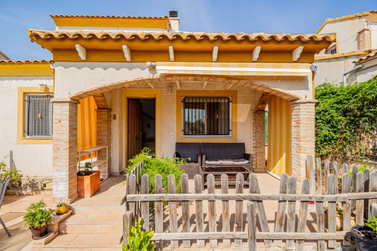 3 slaapkamer Villa te koop in Polop met zwembad garage - € 269.000 (Ref: 9072890)