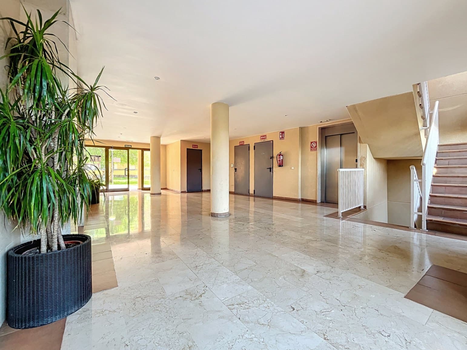 2 soverom Leilighet til salgs i Albir med svømmebasseng garasje - € 330 000 (Ref: 9076879)