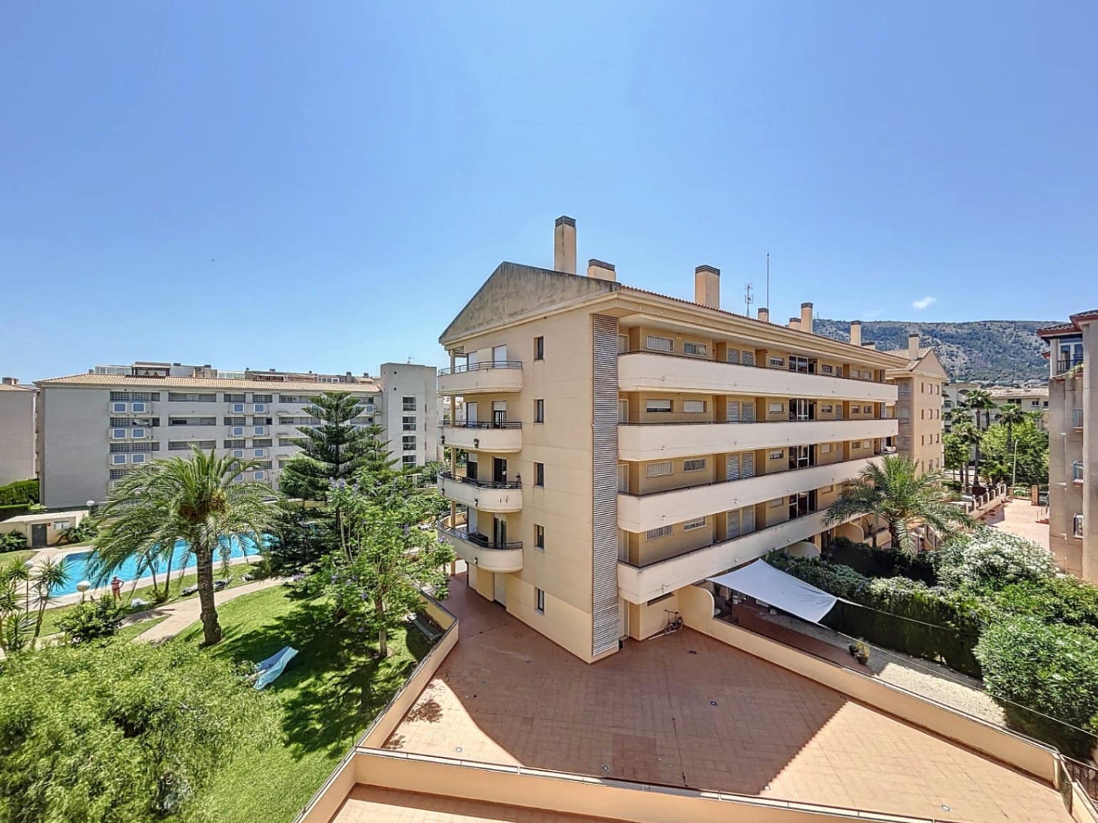 2 soverom Leilighet til salgs i Albir med svømmebasseng garasje - € 330 000 (Ref: 9076879)